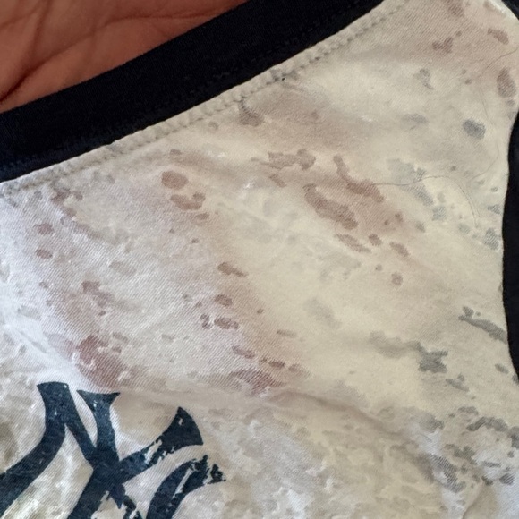 NY Yankees Women’s V-Neck Distressed Shirt - White and Navy - Picture 4 of 8
